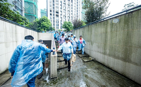 湖州市组织“9•18”朝阳街道防空地下室开设暨人员紧急掩蔽演练2