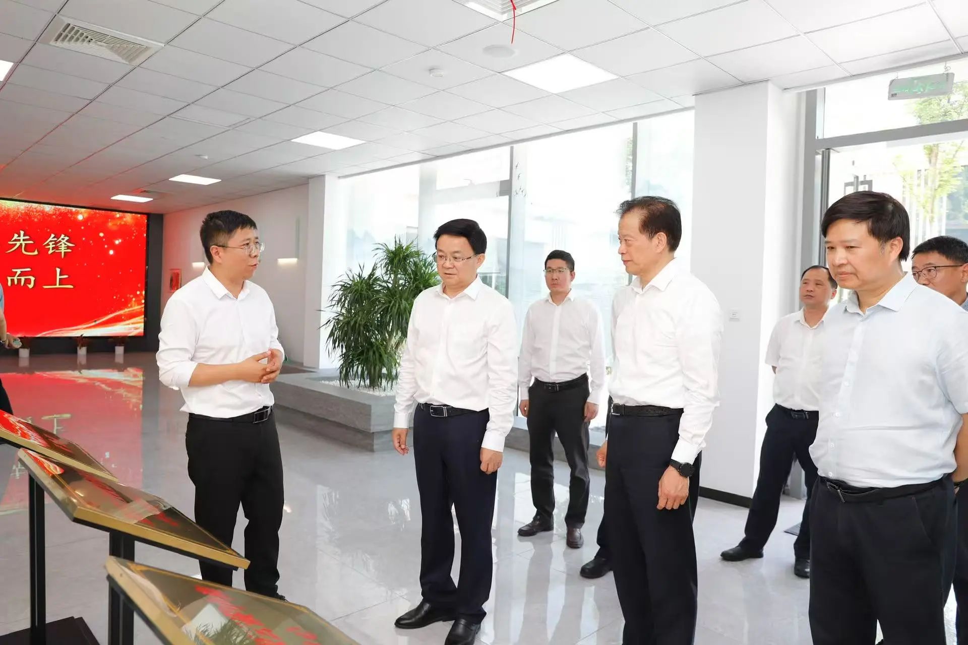 省人大常委会调研组来湖调研生态文明建设情况报告制度工作 高兴夫带队 孙贤龙等陪同