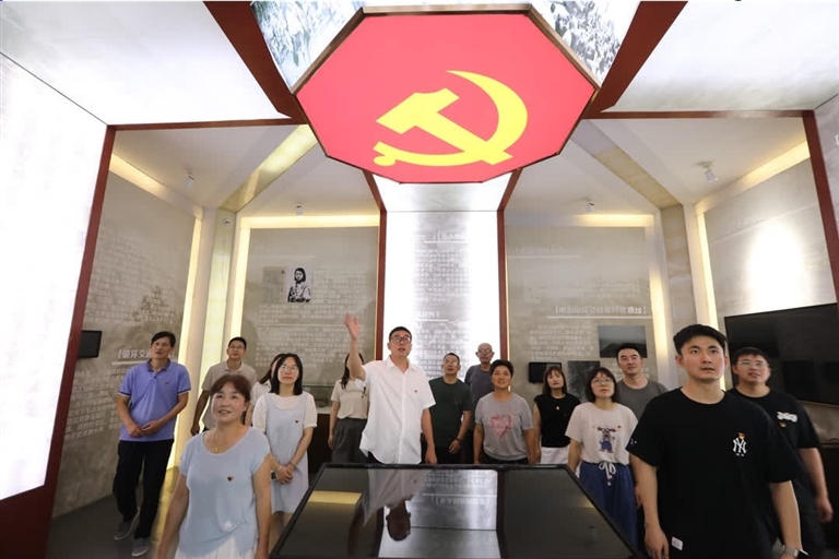 传承红色基因喜迎“七一”...