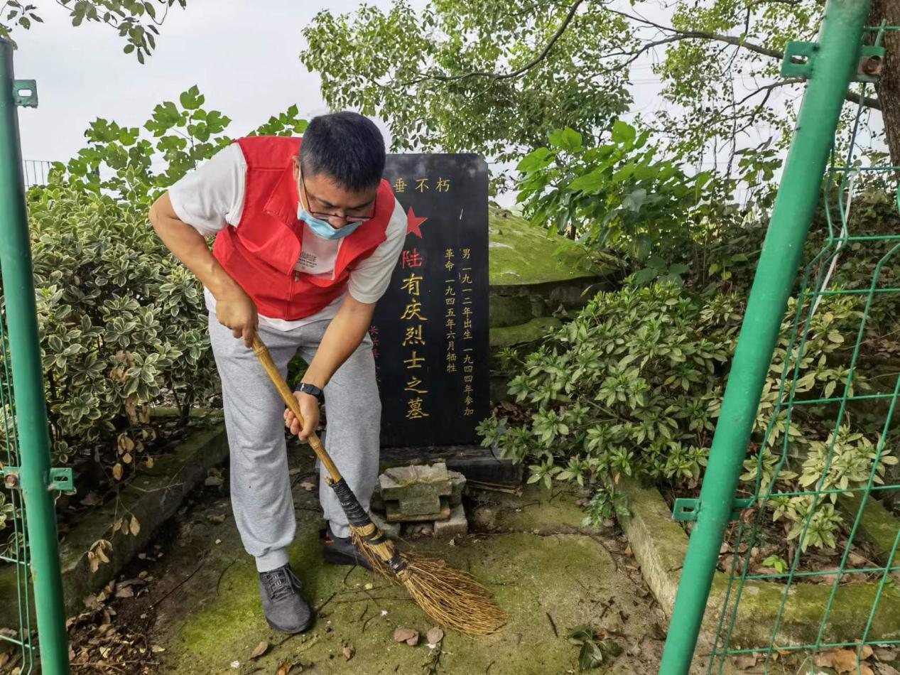 陆有庆烈士生于1912年,曾在新四军郎玉麟部队,1945年参加新四军当情报