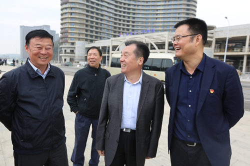 吉浙对口合作高端智库成员来长调研太湖龙之梦乐园项目