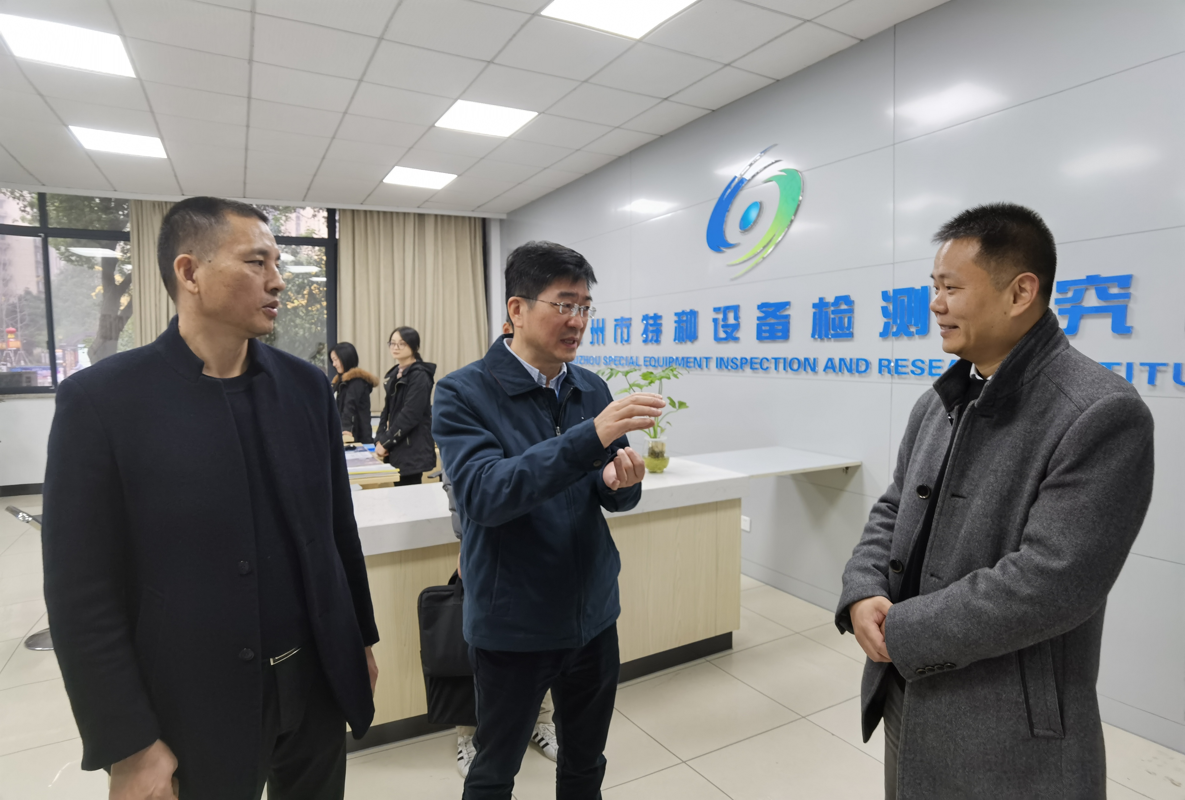 省市场监管局章一文副局长一行来我市调研