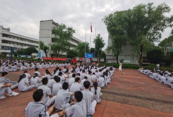 安吉县孝丰中学开展防溺水自救自护技能培训