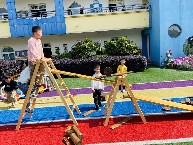 放手游戏发现儿童徐家庄中心幼儿园安吉游戏开放日活动