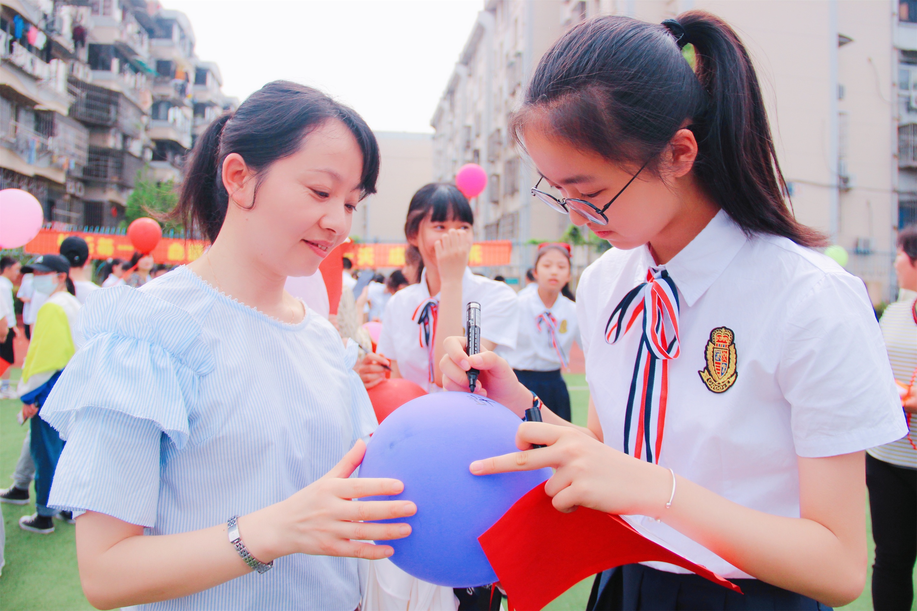 凤凰小学"心怀感恩 梦想启航"毕业礼活动