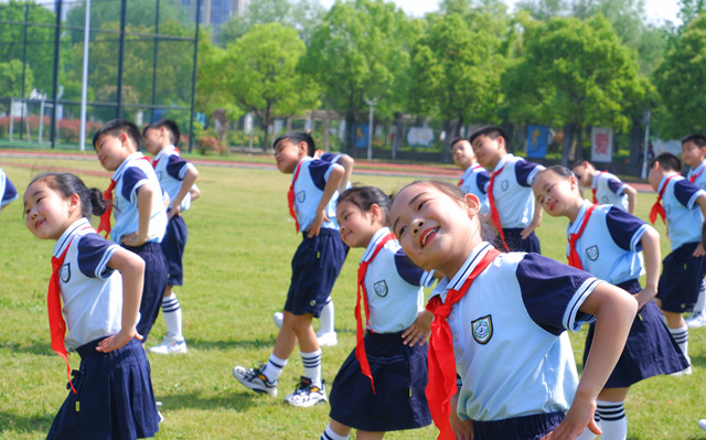 童心向黨喜迎亞運安吉縣第二小學第二十六屆田徑運動會順利召開