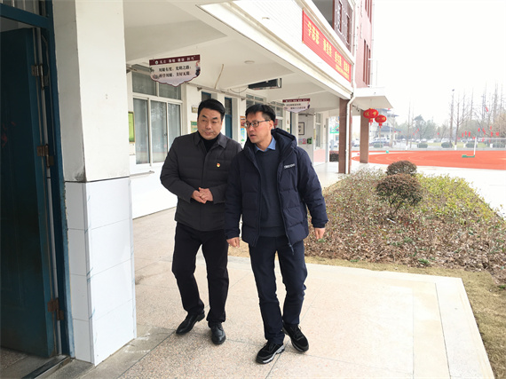 开学启新程走访促发展水口小学迎开学领导走访