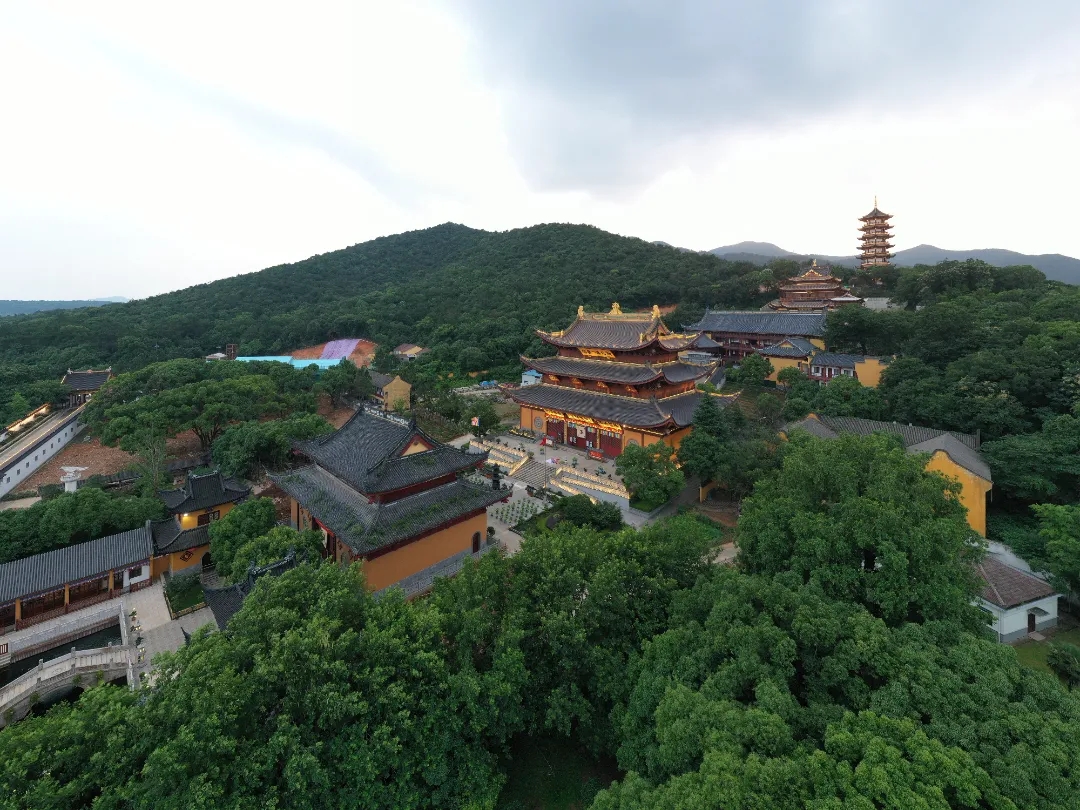 >政務信息>國資動態>弁山景區法華寺:法華寺坐落於山水之間,是